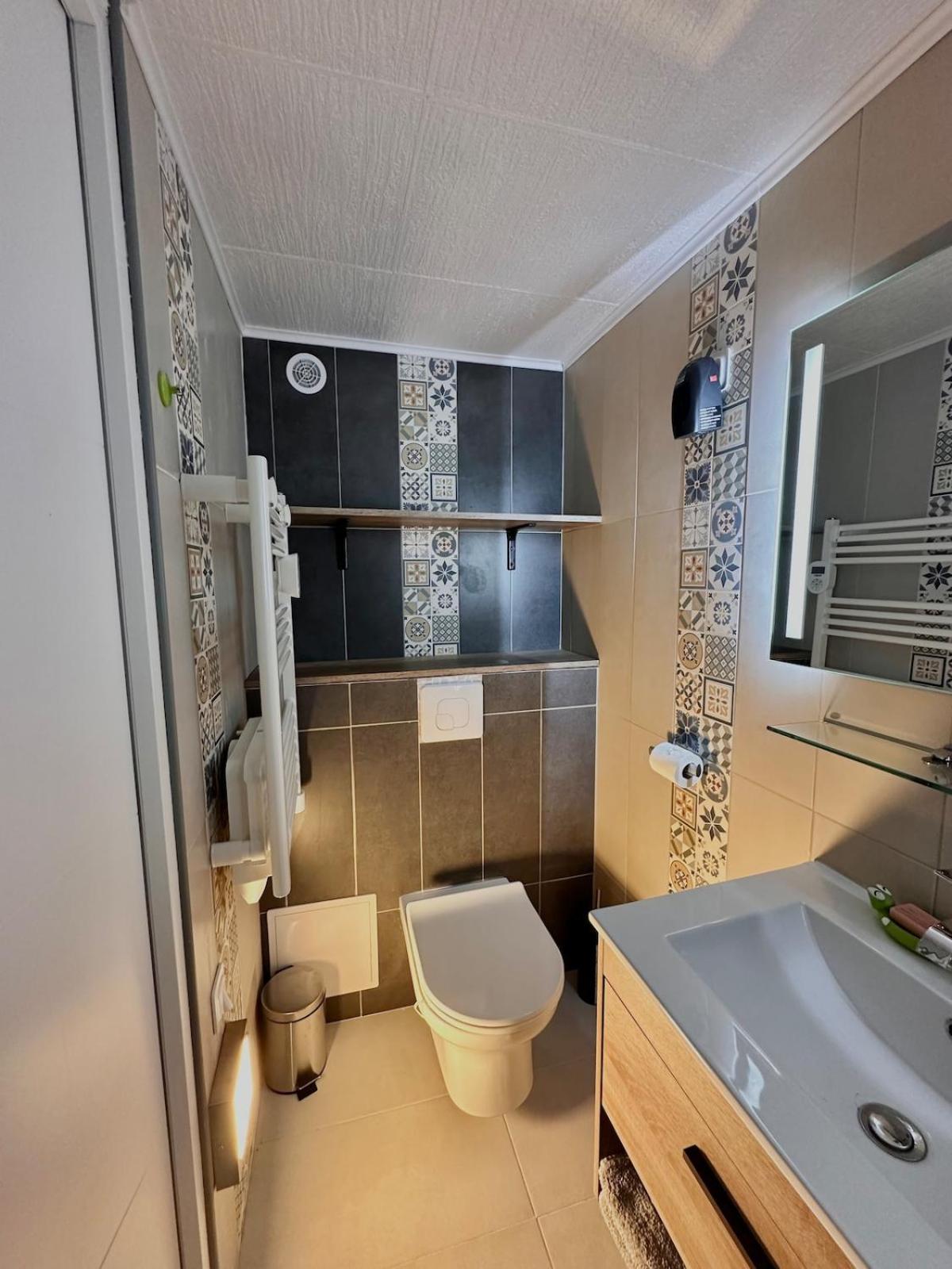 Hebergement Prive A Larnod Exterior foto